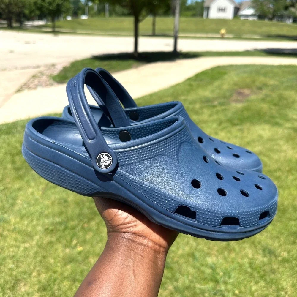 Crocs Adult Classic Clogs Unisex Size Men's 10-11 Women's 12-14 Navy Blue Shoe